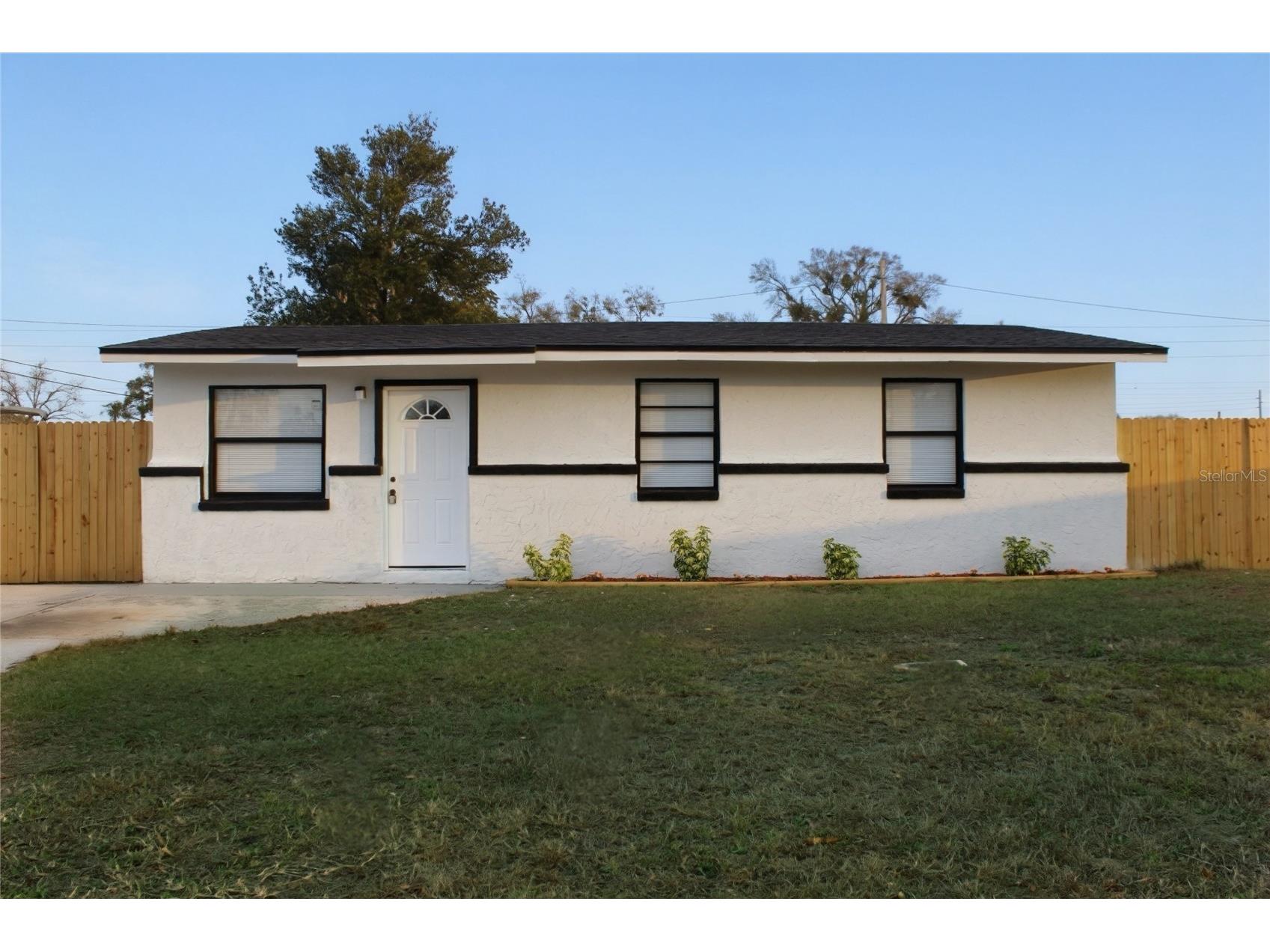 8308 Allamanda Avenue Tampa FL 33619 TB8479637 image1