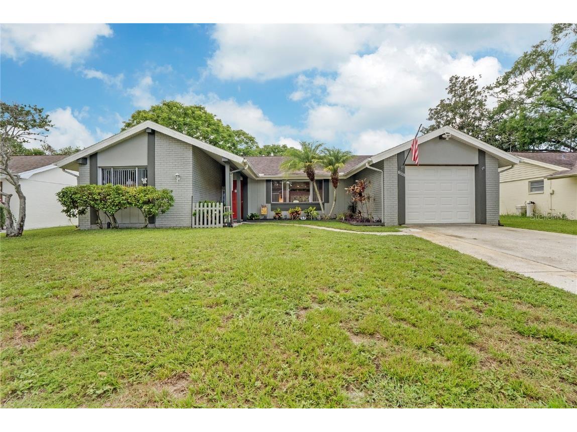 8308 Cavalry Drive Hudson FL 34667 W7866806 image1