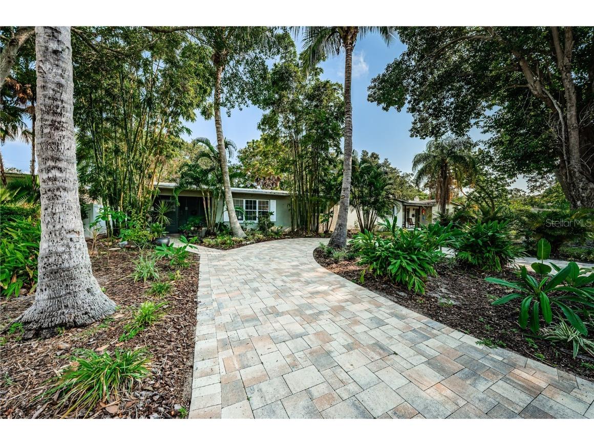 831 39th Avenue NE Saint Petersburg FL 33703 U8211777 image1