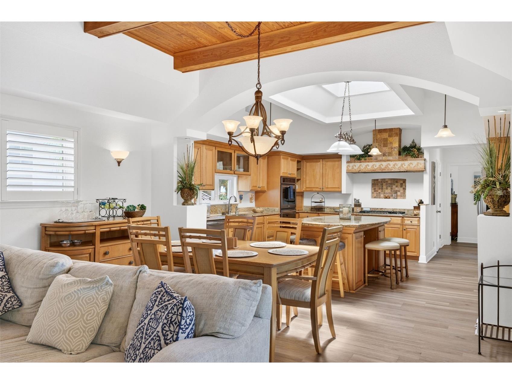 831 Mandalay Avenue Clearwater Beach FL 33767 TB8509543 image11