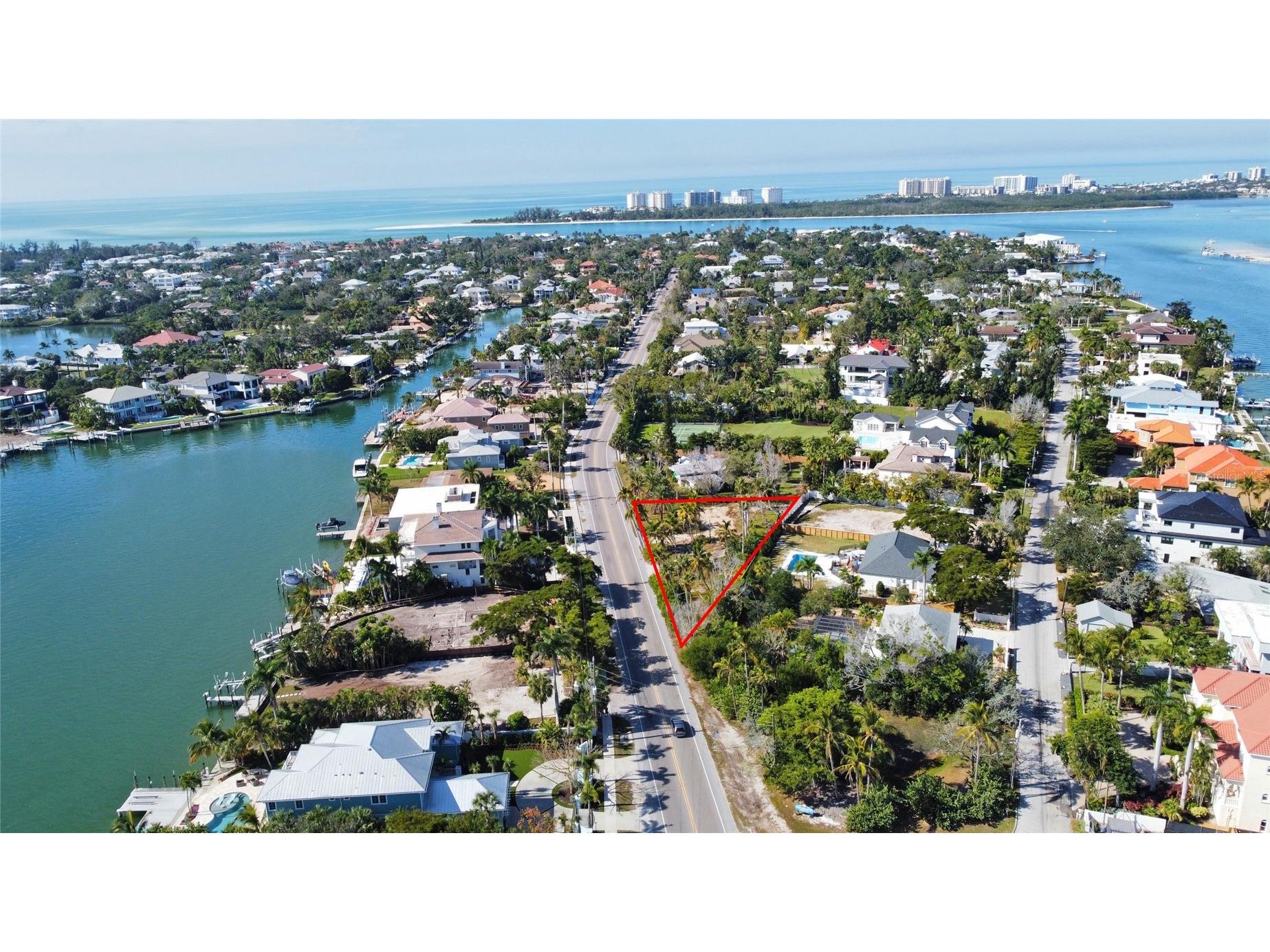 831 Siesta Drive Sarasota FL 34242 A4674955 image4