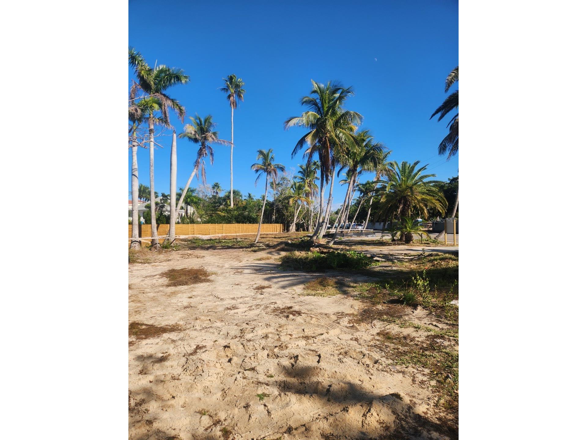 831 Siesta Drive Sarasota FL 34242 A4674955 image7