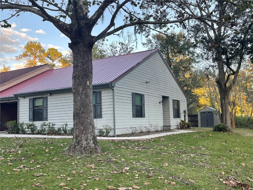 831 Village Drive Brooksville FL 34601 W7870114 image1