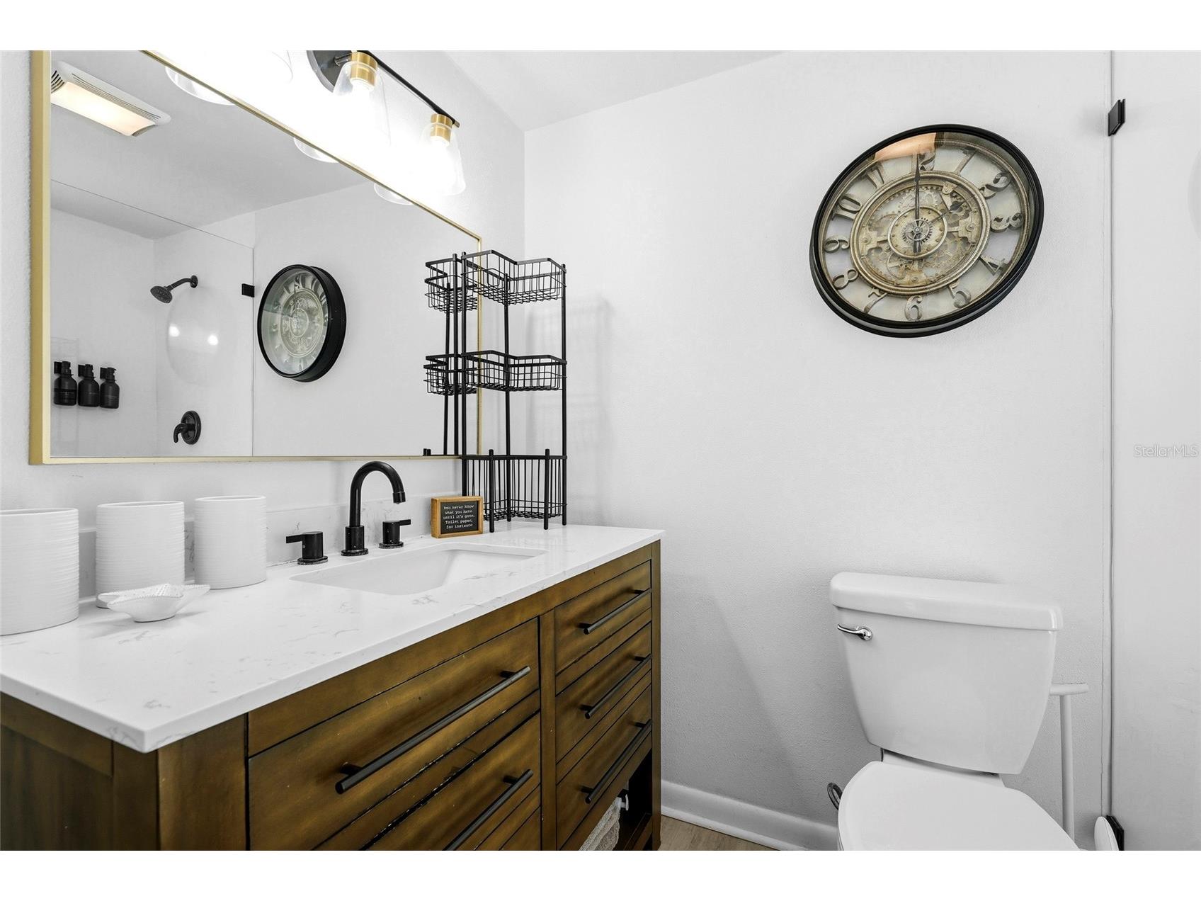 831 Winter Garden Drive Sarasota FL 34243 A4693534 image11