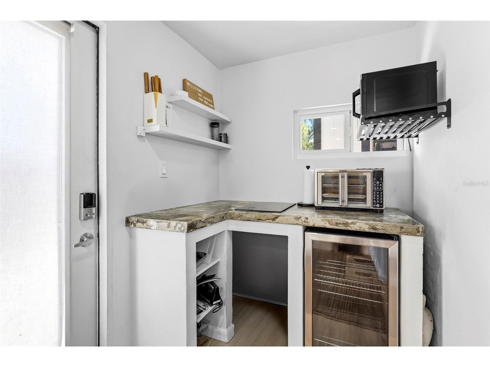 831 Winter Garden Drive Sarasota FL 34243 A4693534 image18