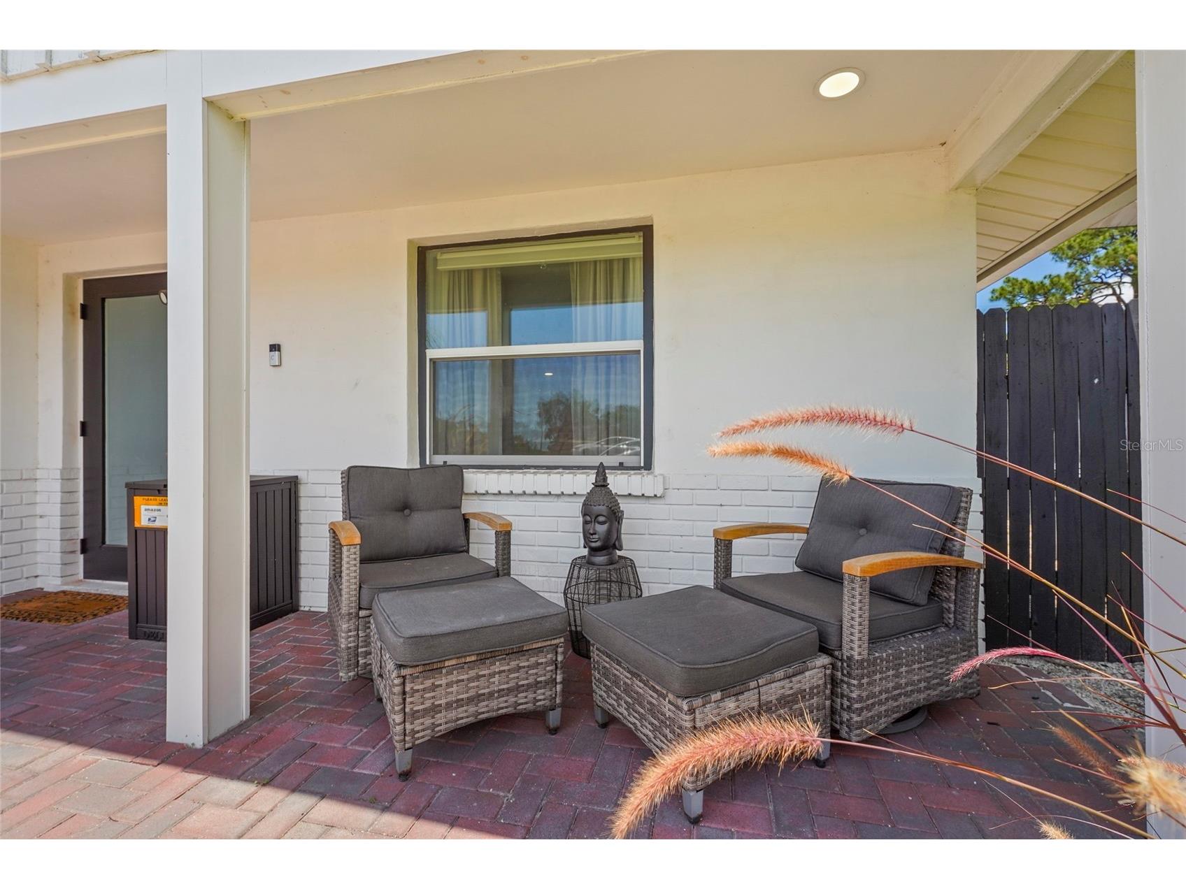 831 Winter Garden Drive Sarasota FL 34243 A4693534 image2