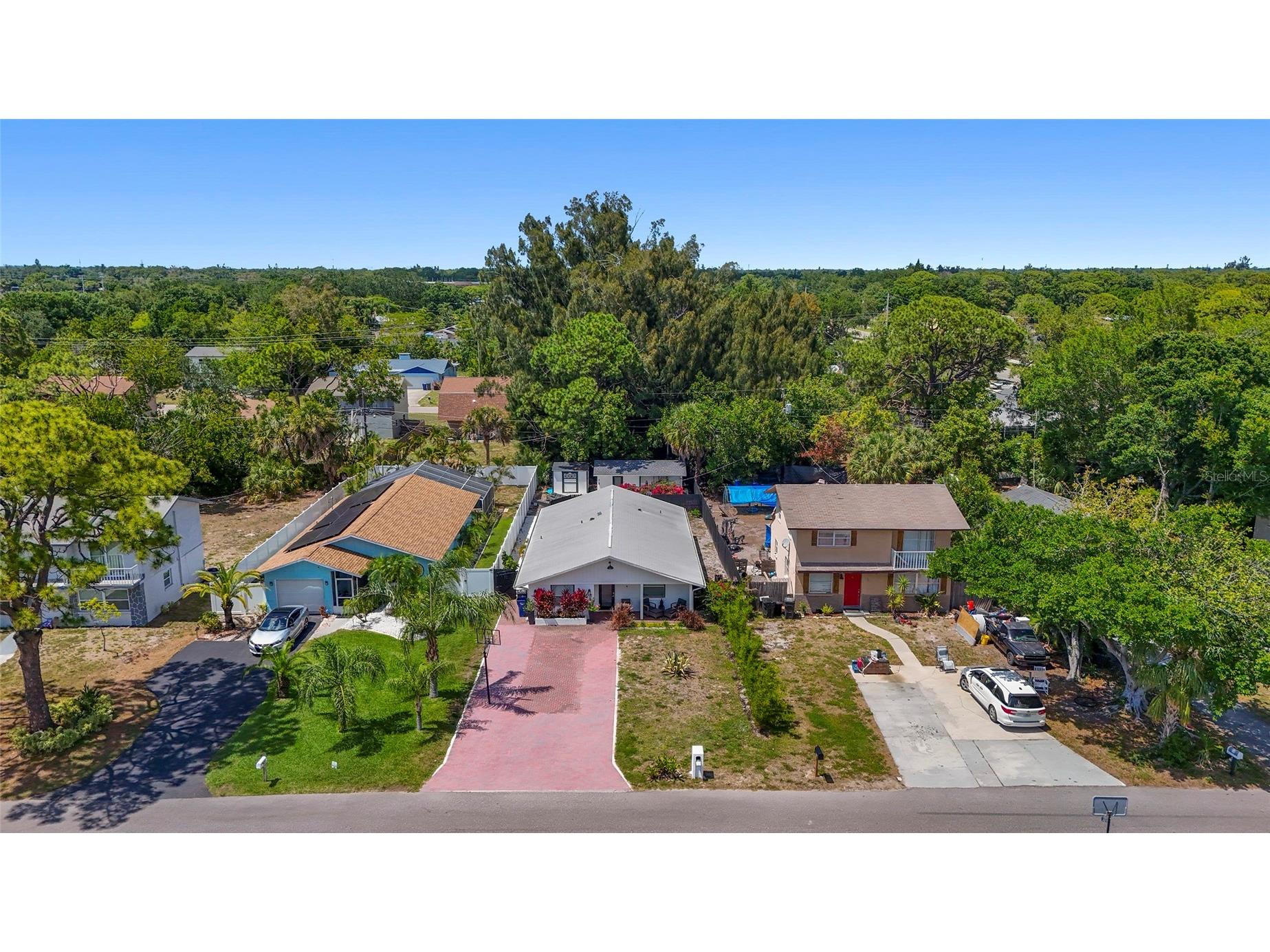 831 Winter Garden Drive Sarasota FL 34243 A4693534 image21