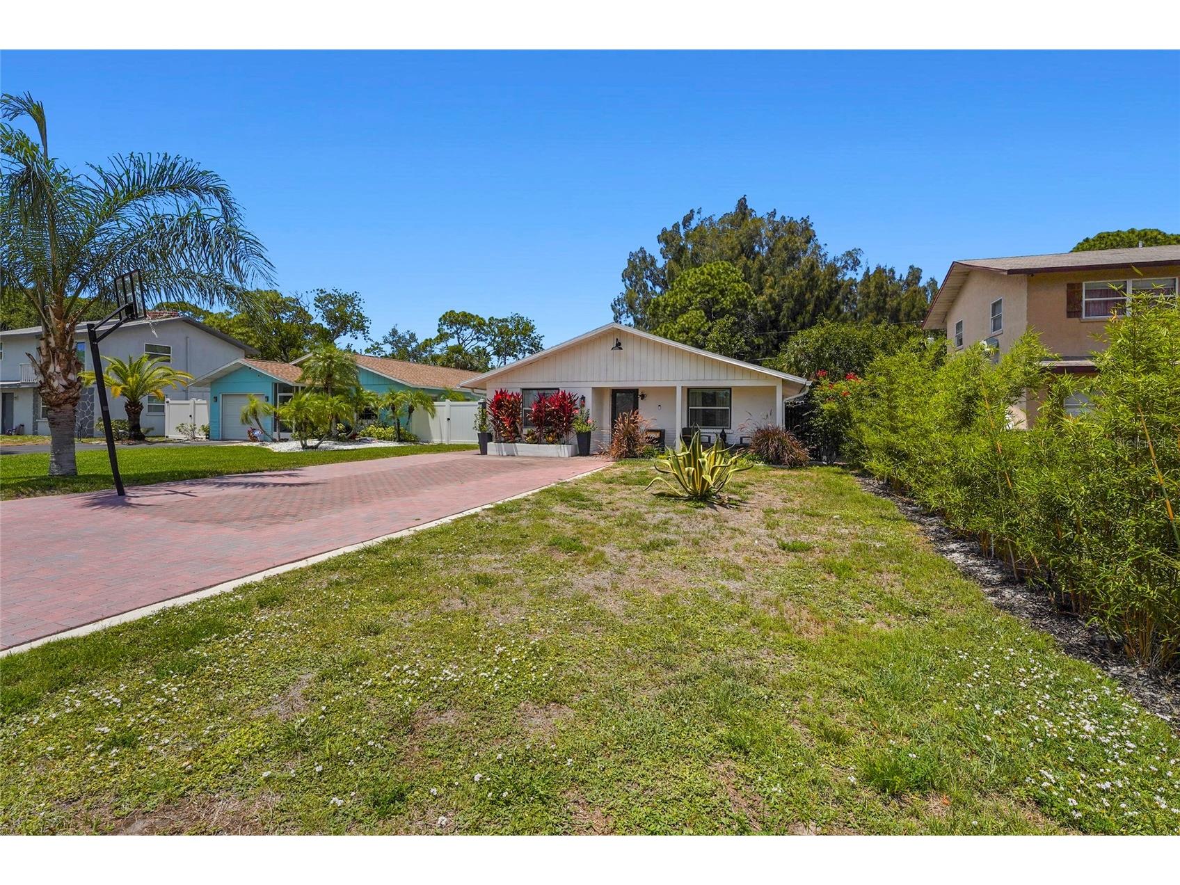 831 Winter Garden Drive Sarasota FL 34243 A4693534 image23