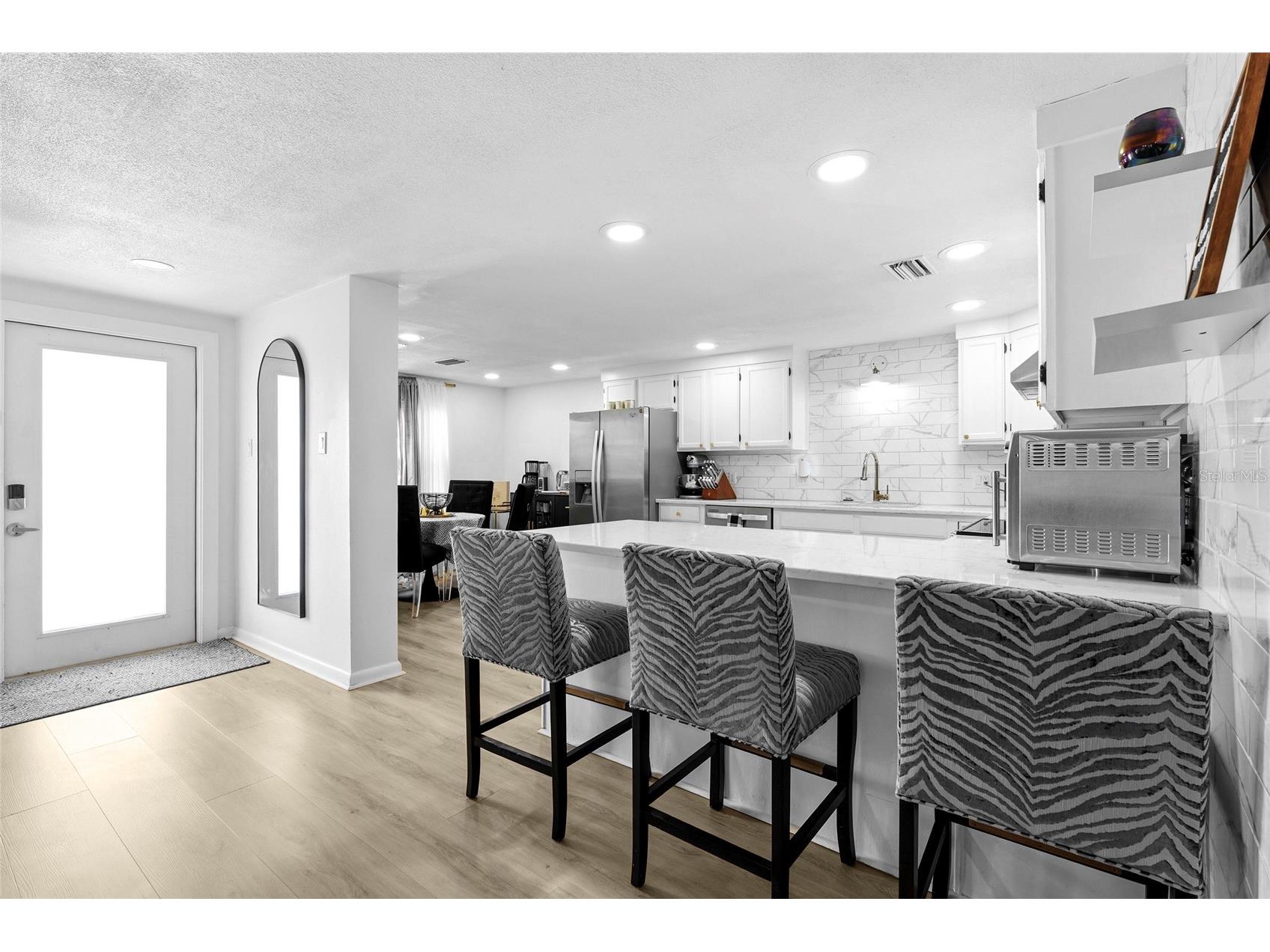 831 Winter Garden Drive Sarasota FL 34243 A4693534 image29