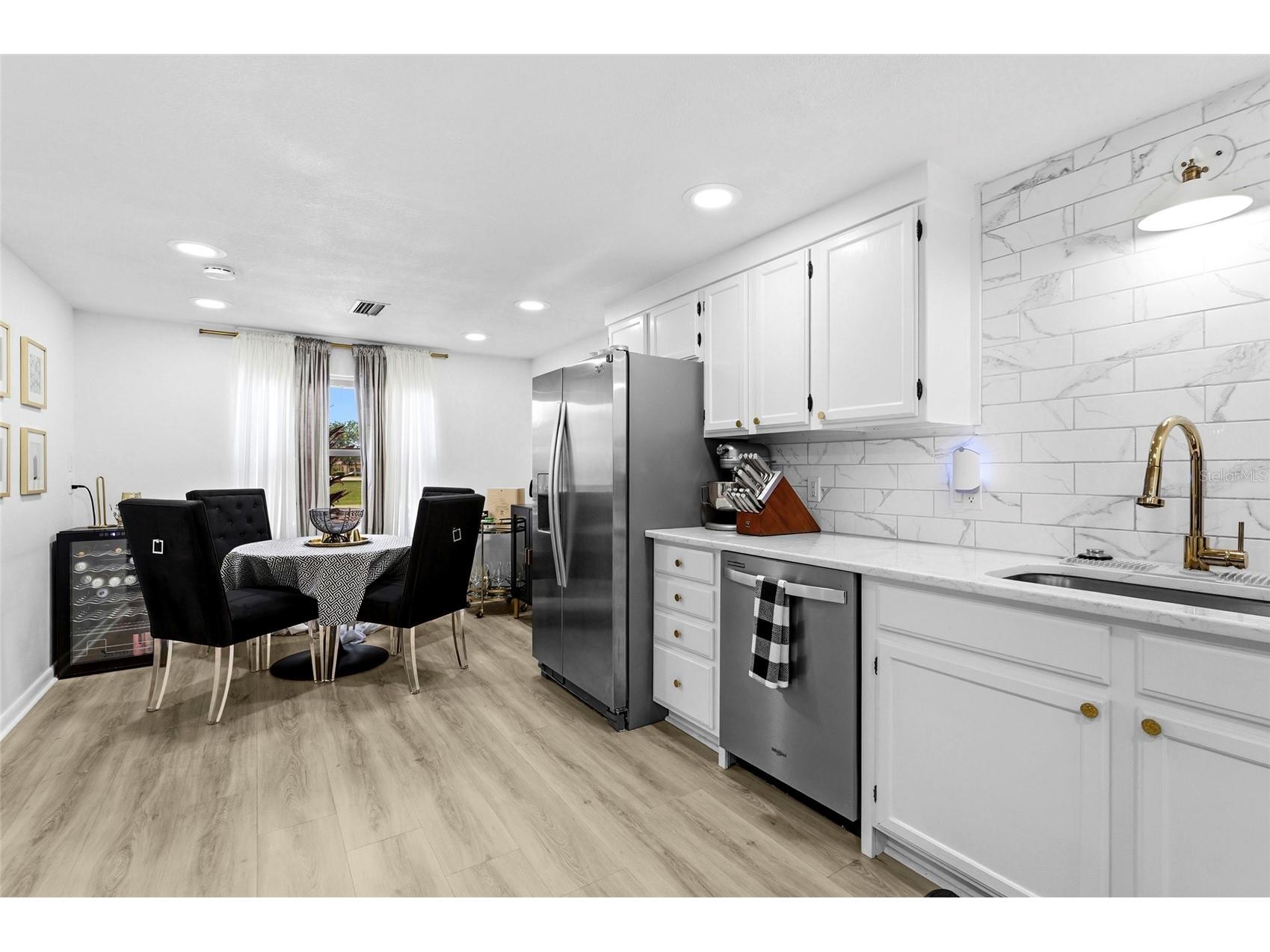 831 Winter Garden Drive Sarasota FL 34243 A4693534 image31