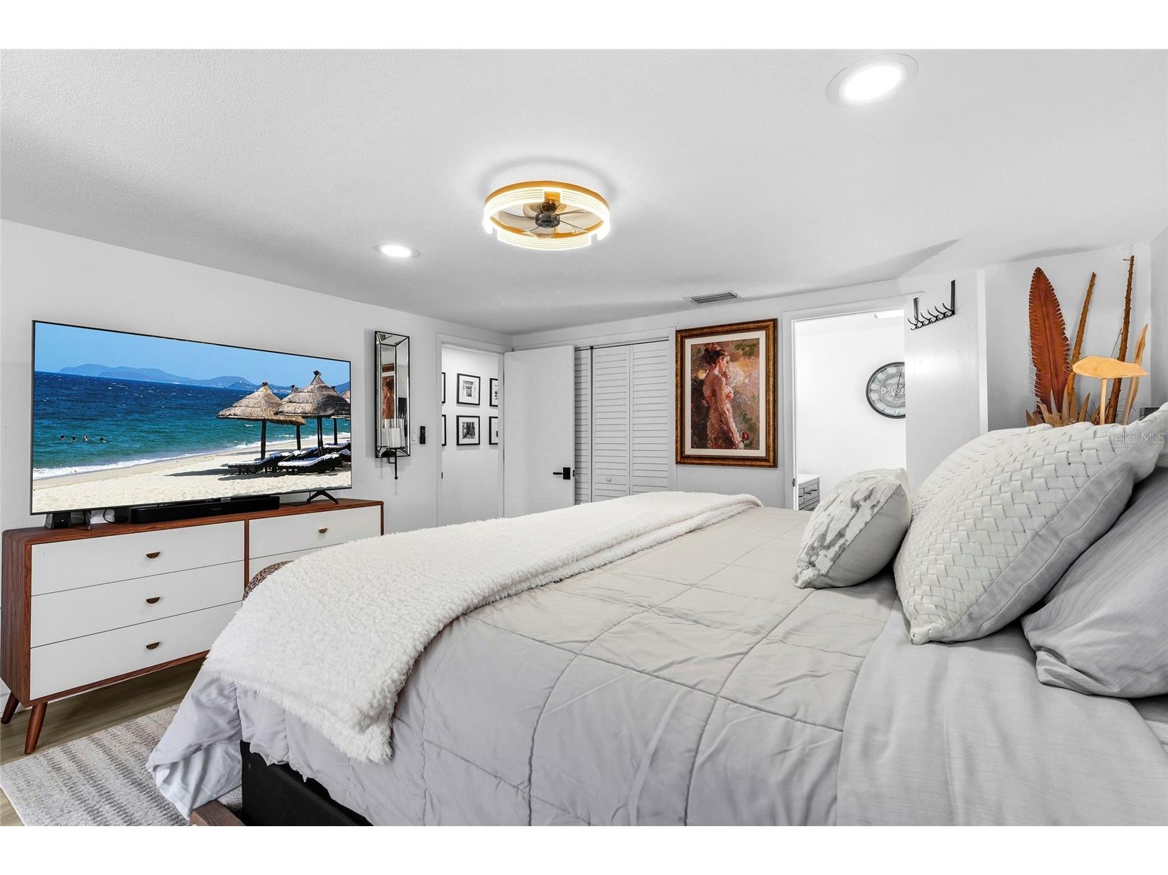 831 Winter Garden Drive Sarasota FL 34243 A4693534 image37