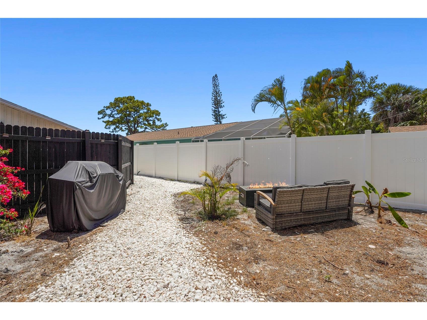 831 Winter Garden Drive Sarasota FL 34243 A4693534 image52