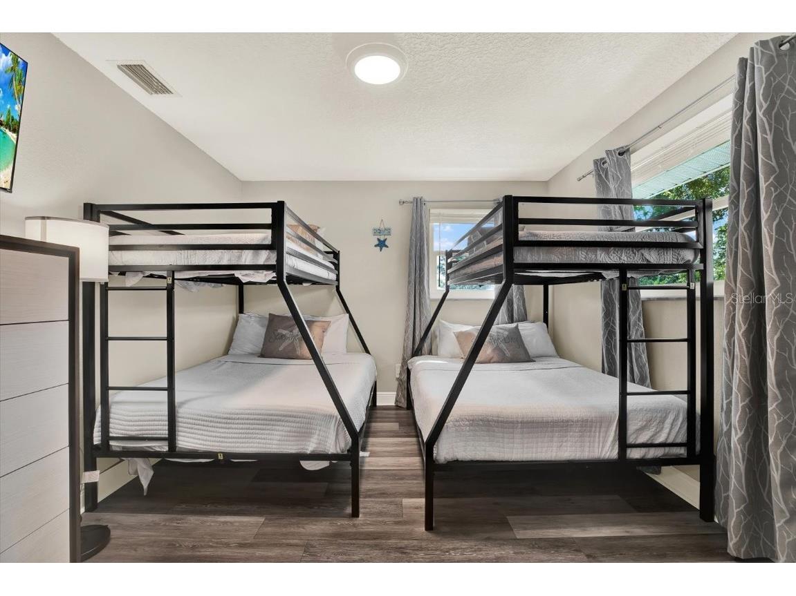 8310 140th Street Seminole FL 33776 TB8444759 image28