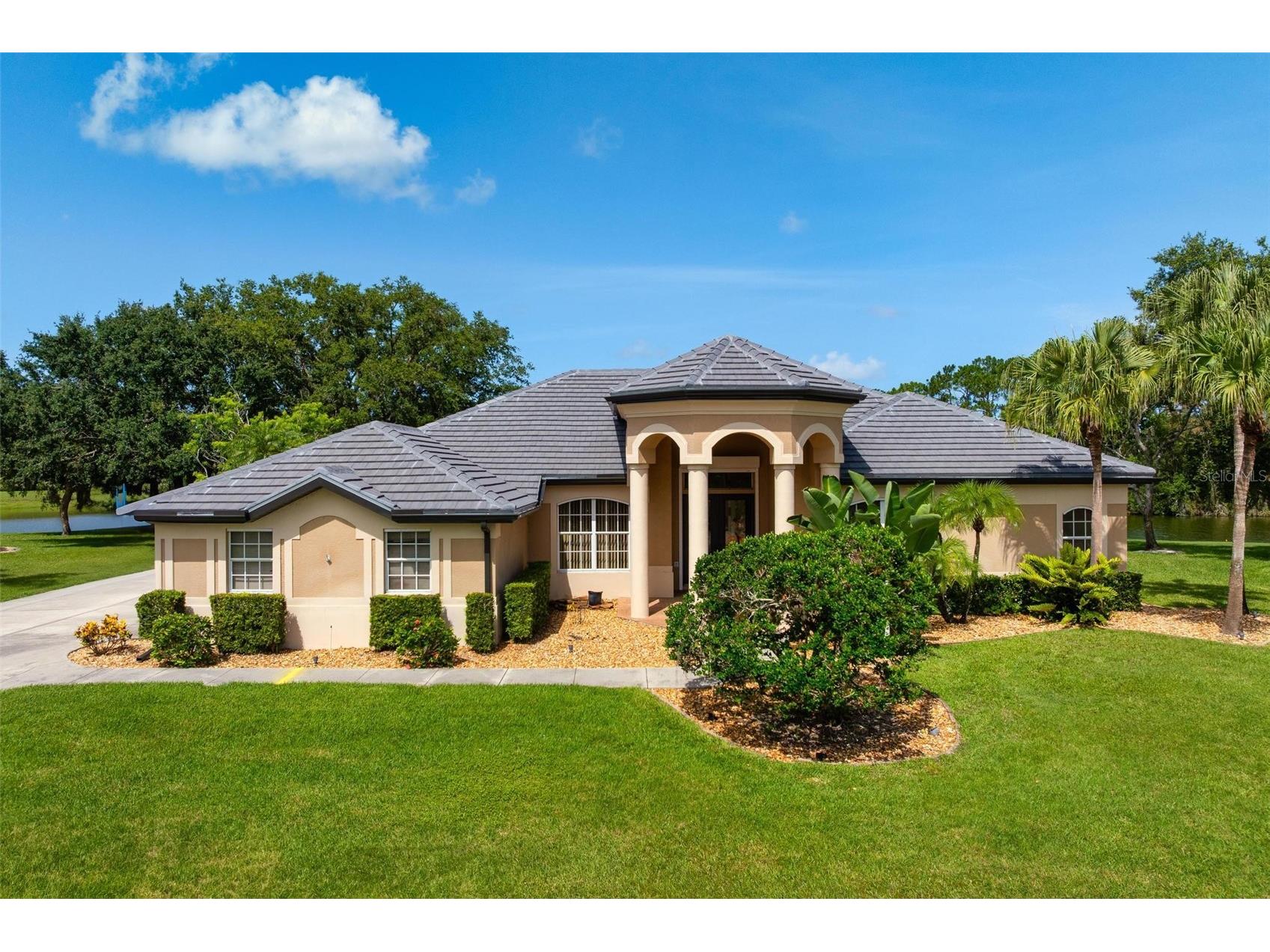 8312 Misty Lake Circle Sarasota FL 34241 A4655373 image1