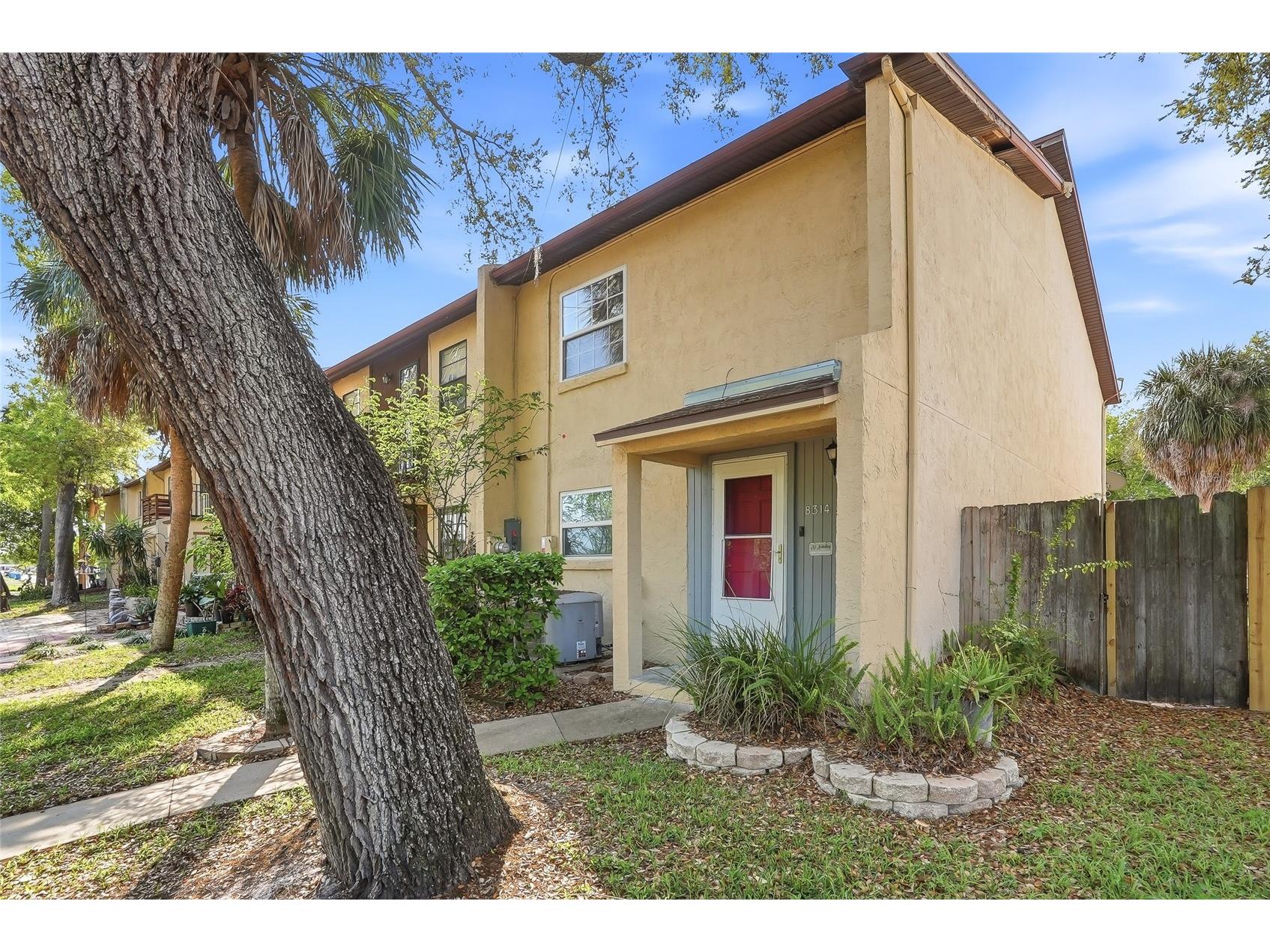 8314 Civic Road Tampa FL 33615 A4686316 image1