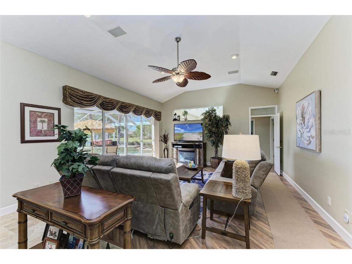 8315 Eagle Crossing Sarasota FL 34241 A4657094 image29