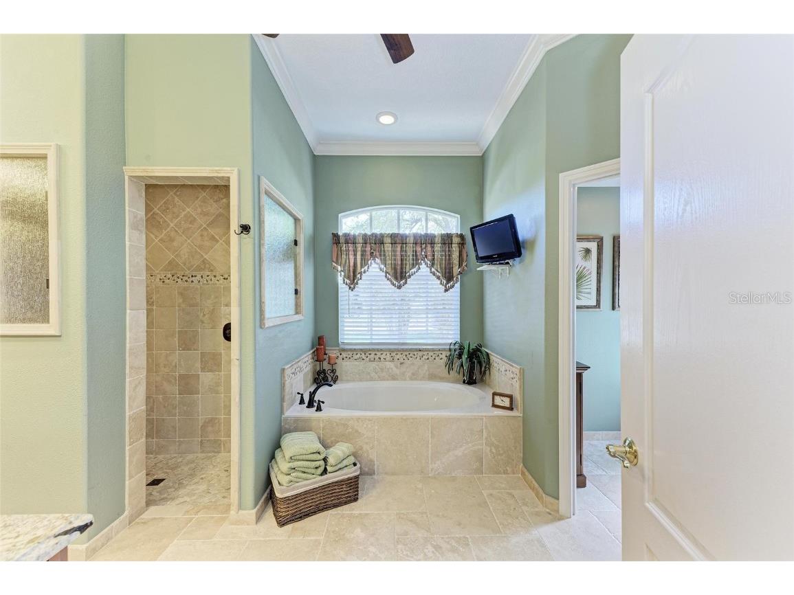 8315 Eagle Crossing Sarasota FL 34241 A4657094 image32