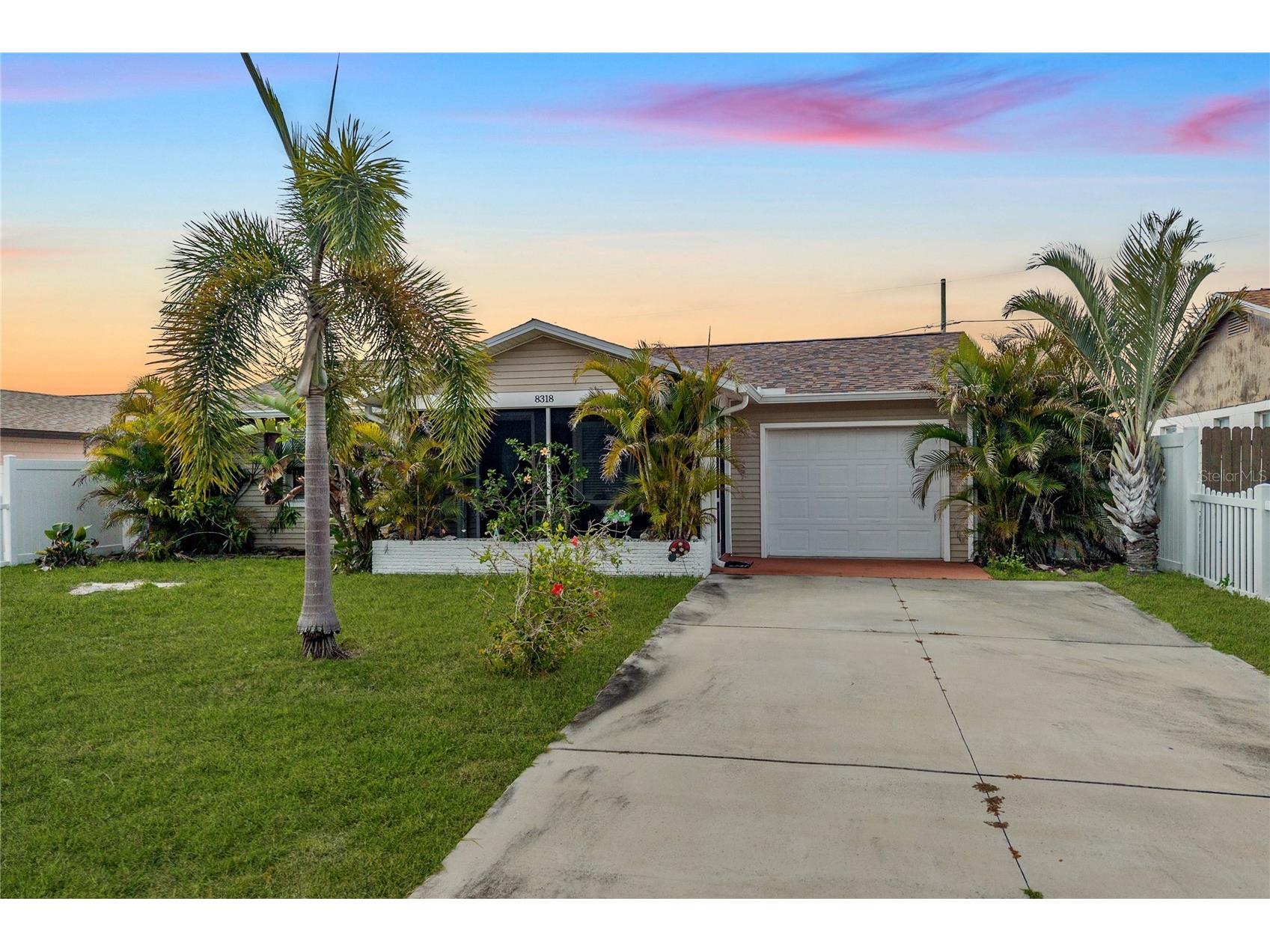 8318 76th Avenue Seminole FL 33777 TB8490529 image1