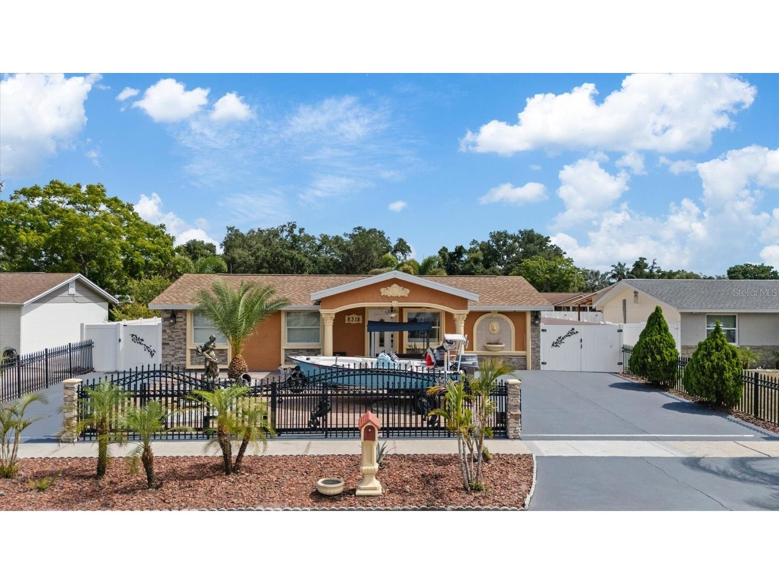 8318 Drycreek Drive Tampa FL 33615 TB8526071 image1