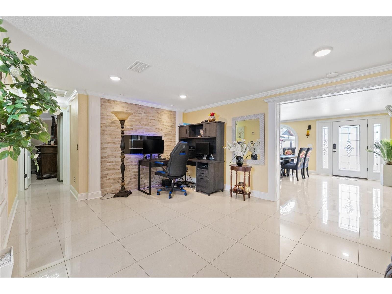 8318 Drycreek Drive Tampa FL 33615 TB8526071 image12