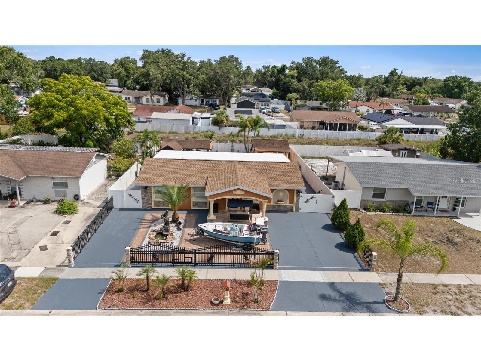 8318 Drycreek Drive Tampa FL 33615 TB8526071 image2