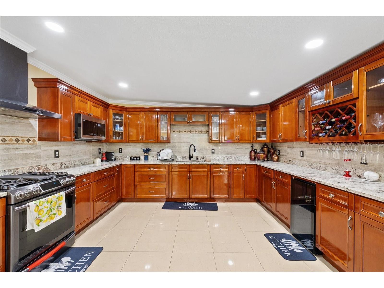 8318 Drycreek Drive Tampa FL 33615 TB8526071 image28