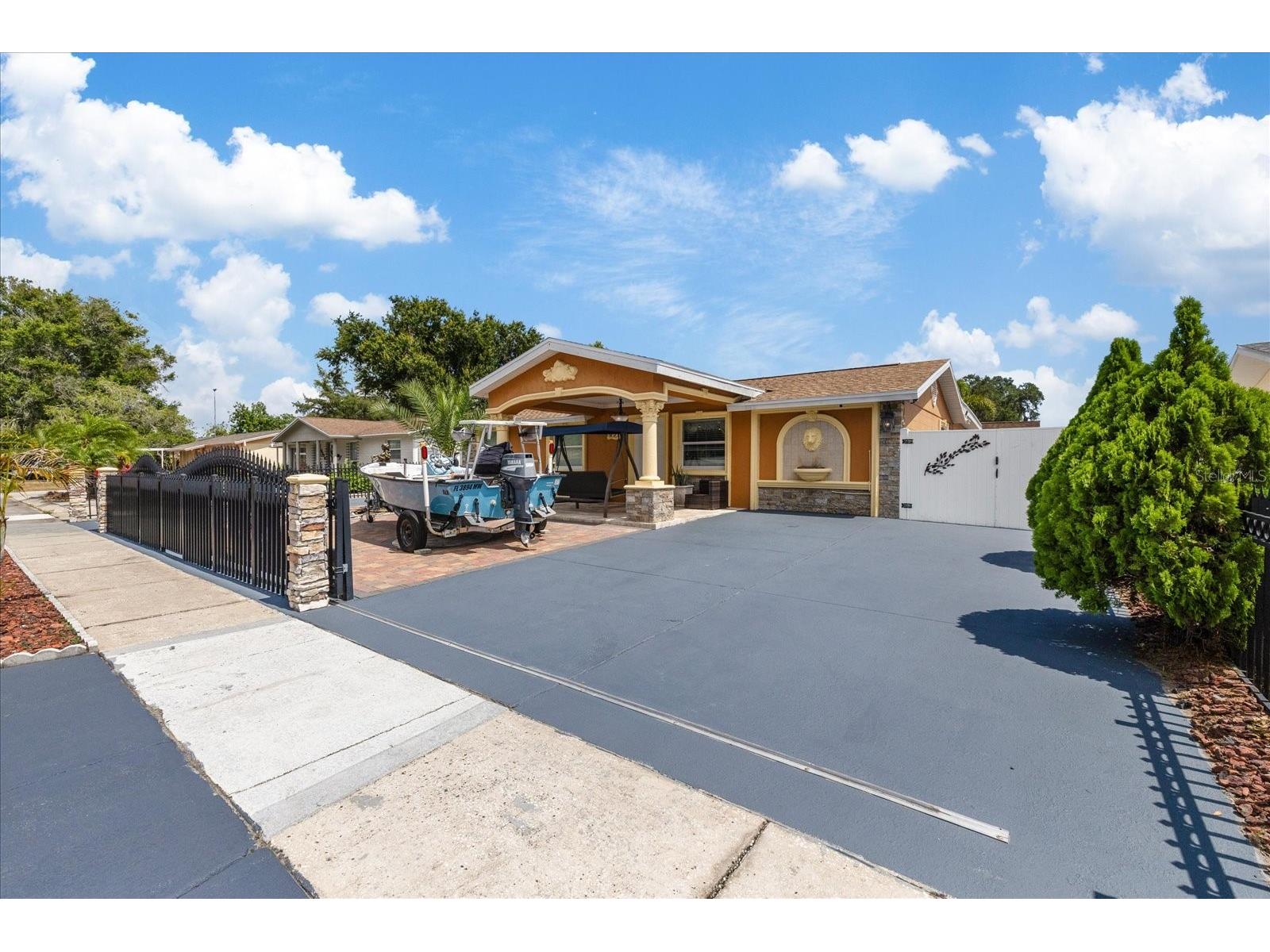 8318 Drycreek Drive Tampa FL 33615 TB8526071 image35