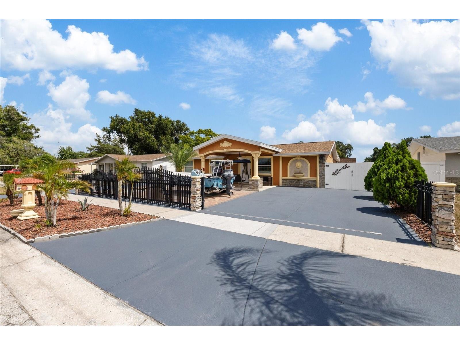 8318 Drycreek Drive Tampa FL 33615 TB8526071 image36