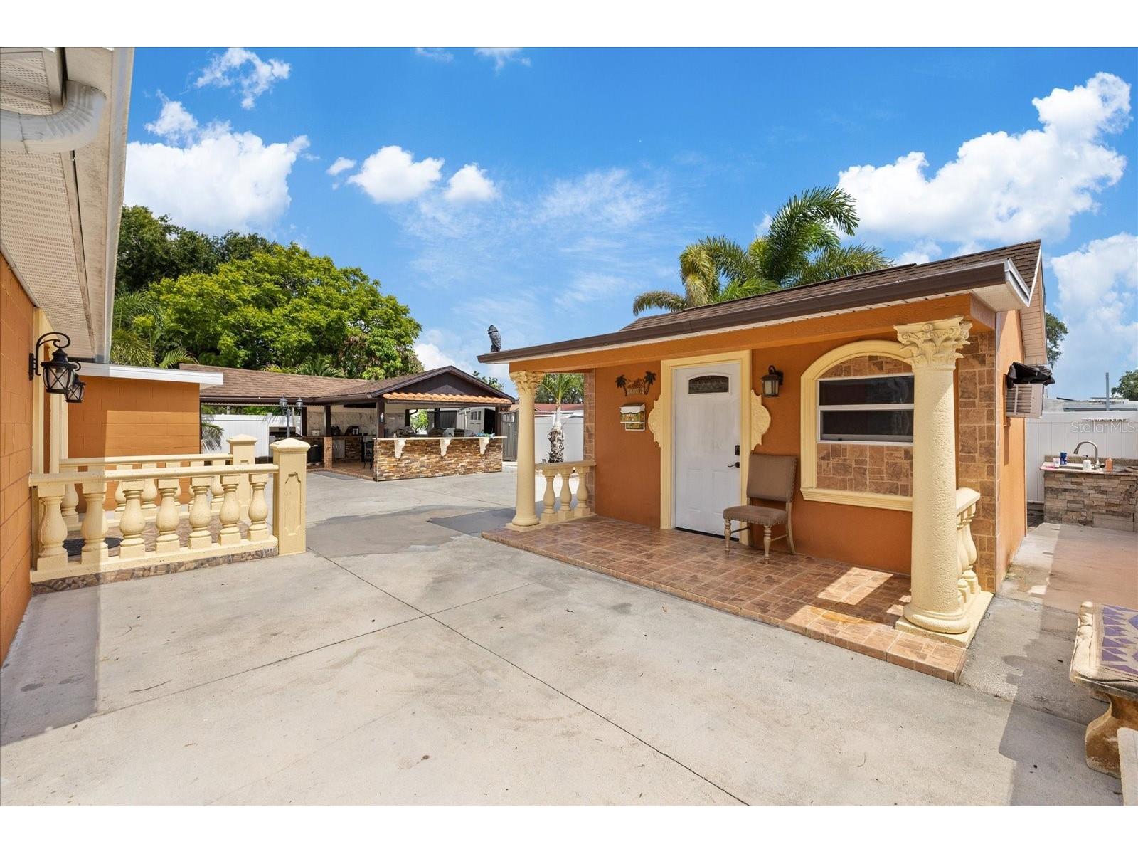 8318 Drycreek Drive Tampa FL 33615 TB8526071 image44