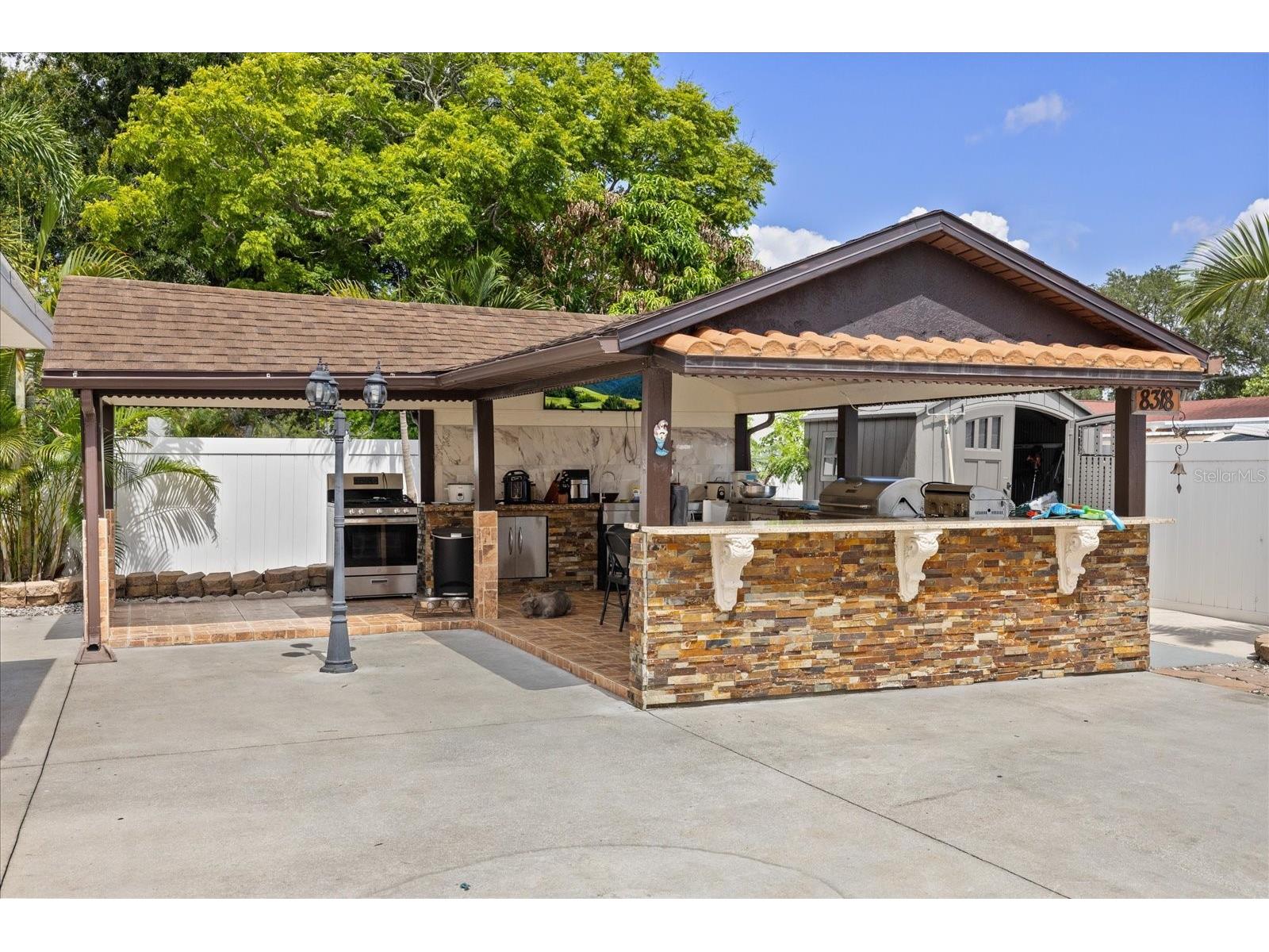 8318 Drycreek Drive Tampa FL 33615 TB8526071 image46