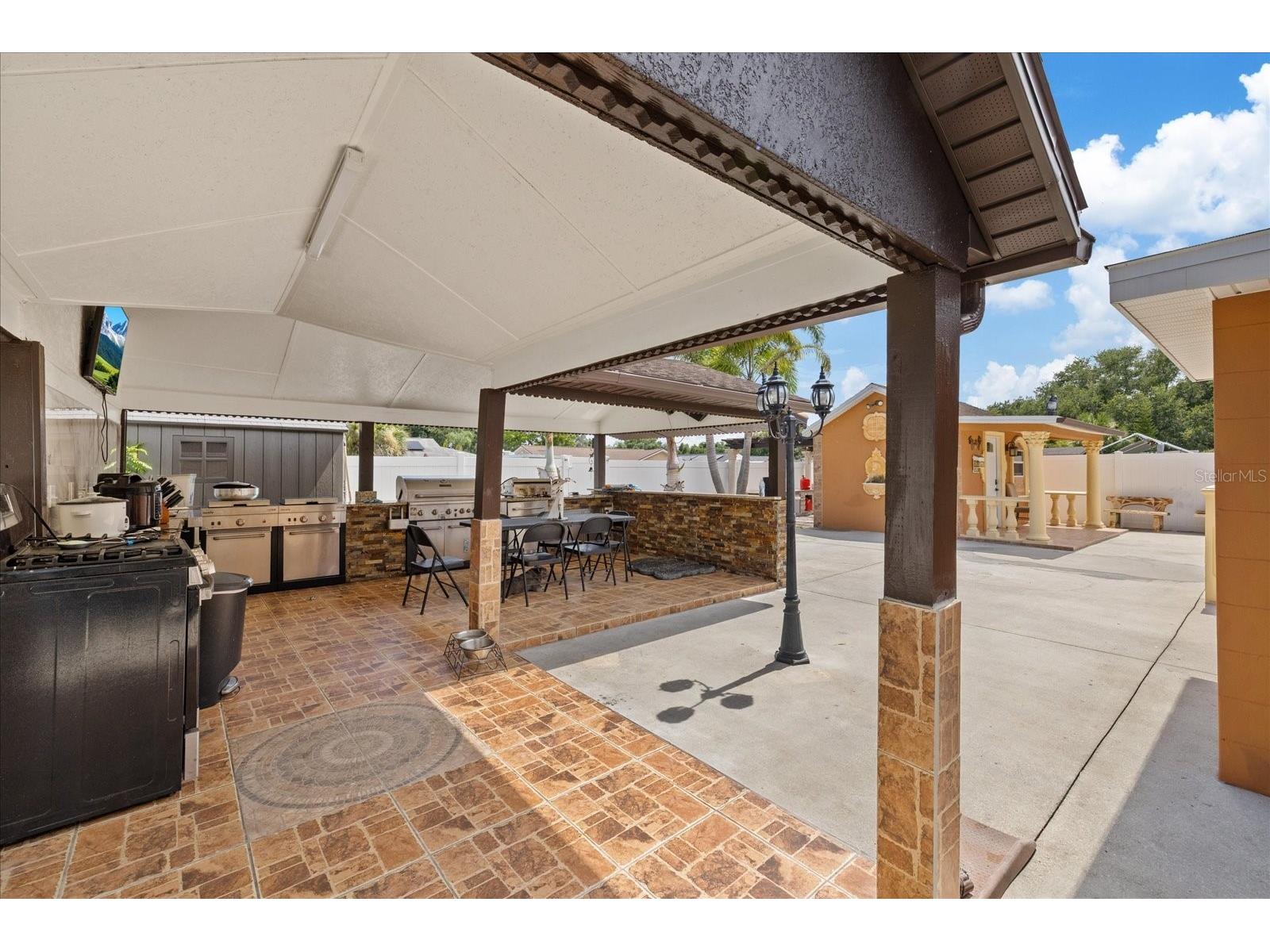 8318 Drycreek Drive Tampa FL 33615 TB8526071 image49