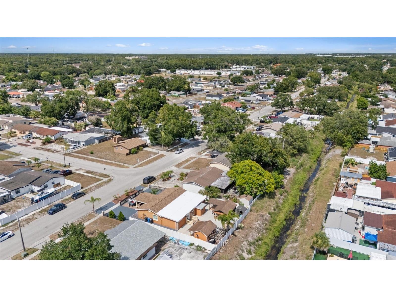 8318 Drycreek Drive Tampa FL 33615 TB8526071 image5