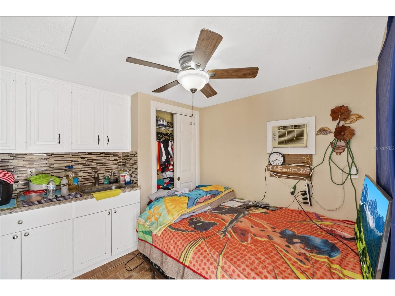 8318 Drycreek Drive Tampa FL 33615 TB8526071 image52