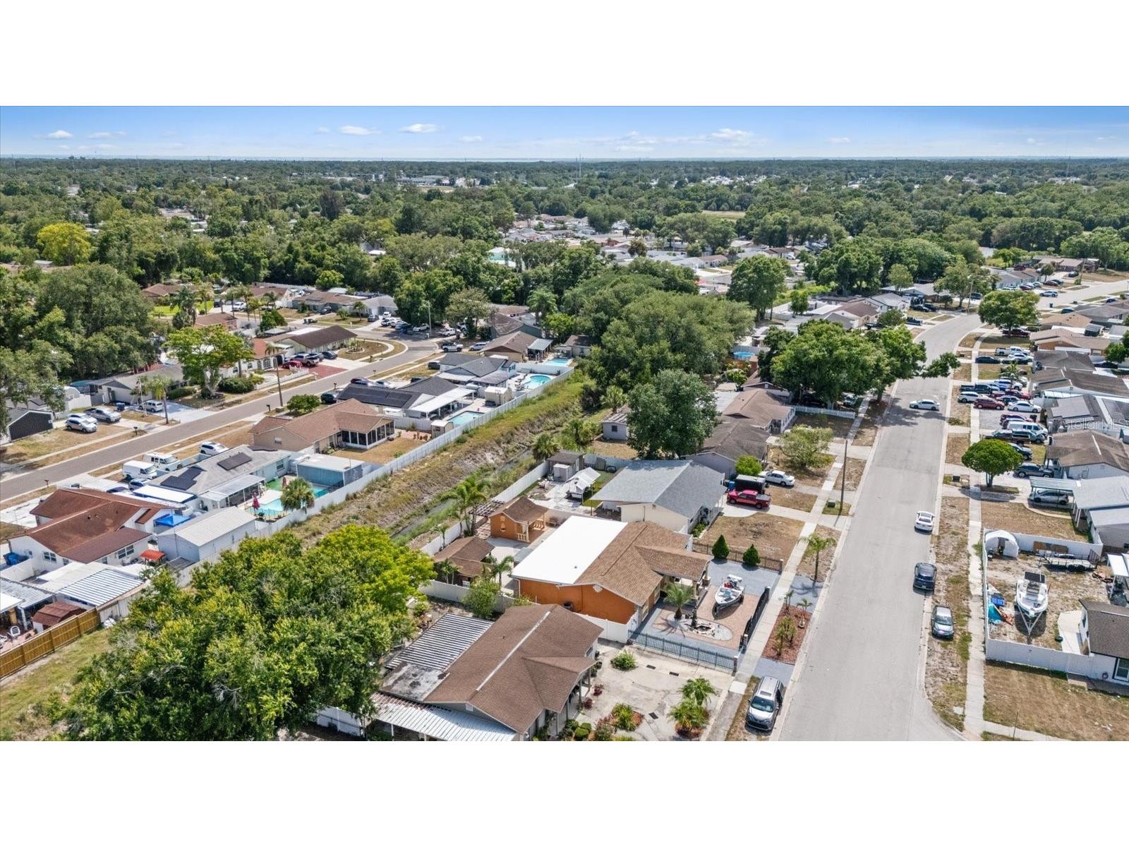 8318 Drycreek Drive Tampa FL 33615 TB8526071 image6