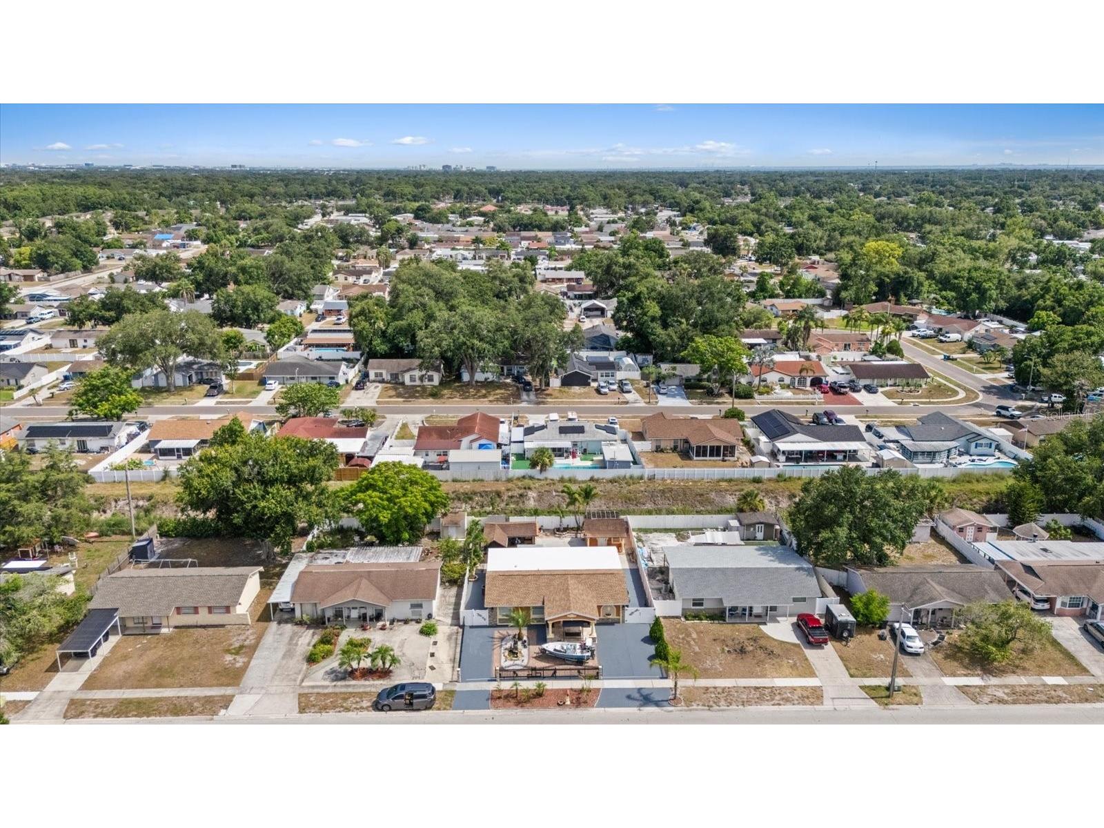 8318 Drycreek Drive Tampa FL 33615 TB8526071 image7