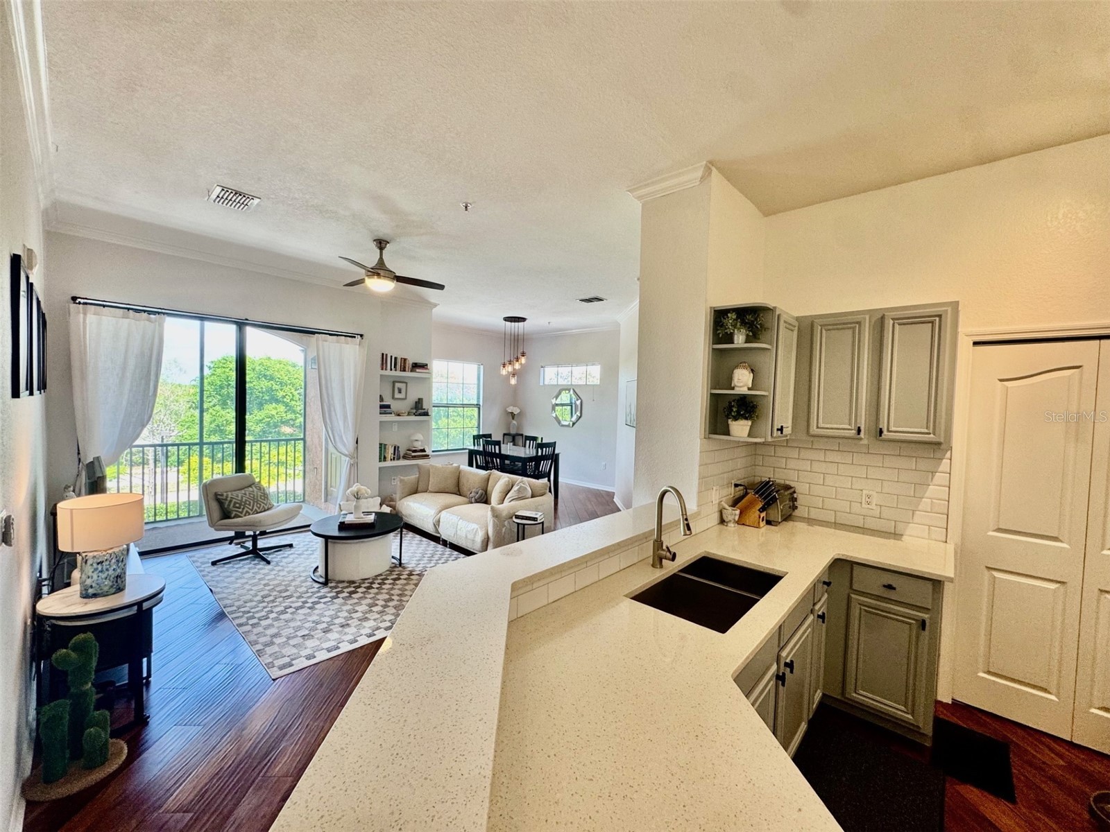 8319 38th Street Circle E #305 Sarasota FL 34243 A4688763 image3