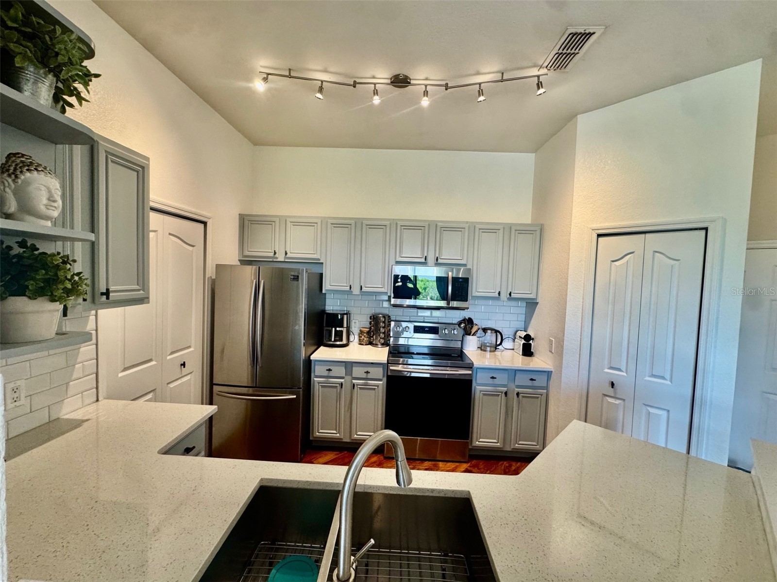 8319 38th Street Circle E #305 Sarasota FL 34243 A4688763 image7