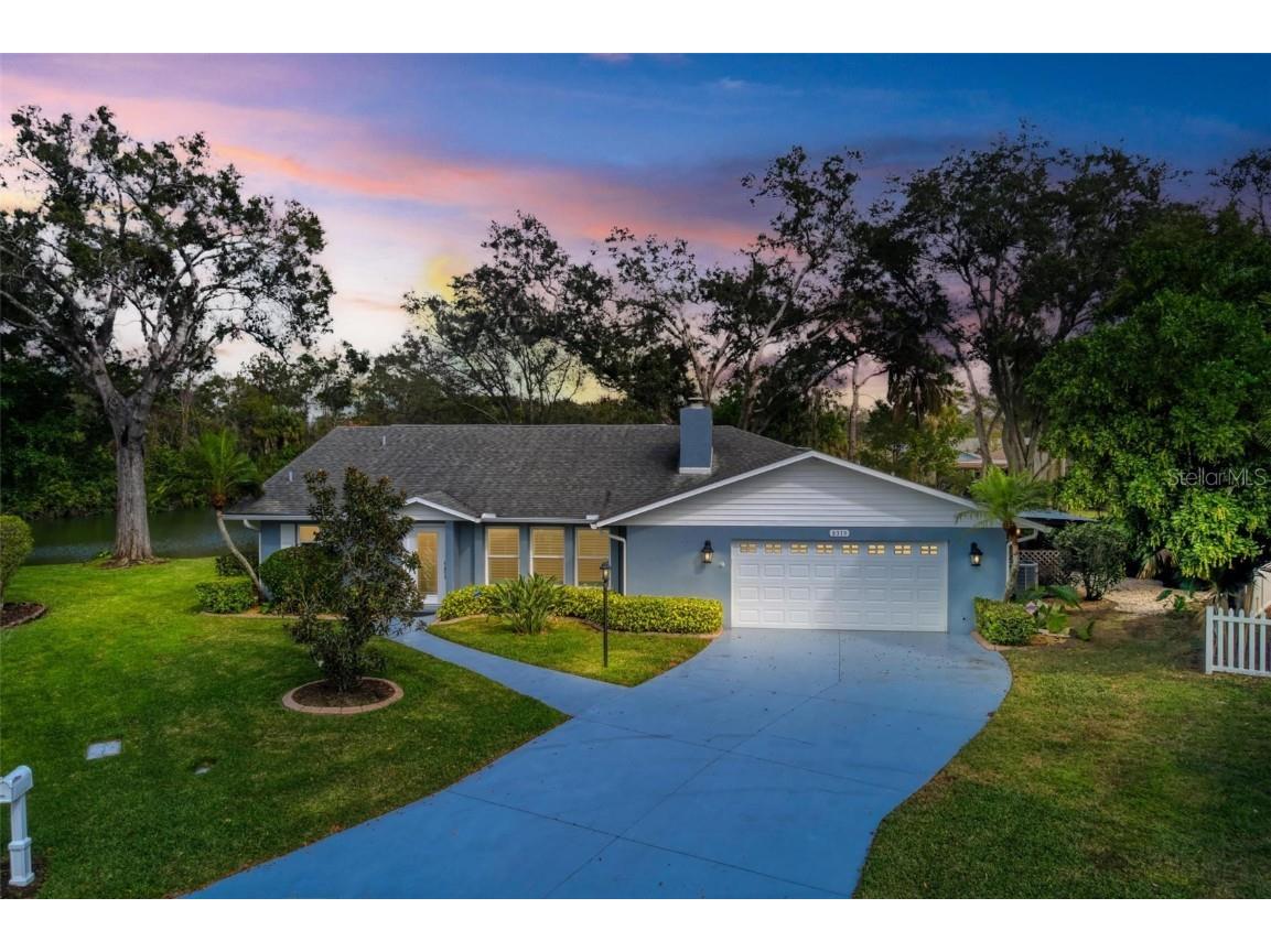 8319 Brandeis Court Sarasota FL 34243 A4594671 image1