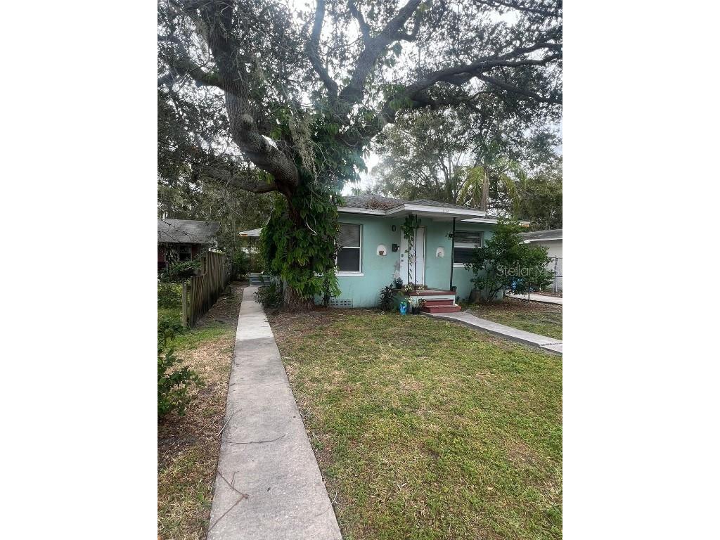 832 20th Avenue S #830 BACK UNIT Saint Petersburg FL 33705 L4941333 image1