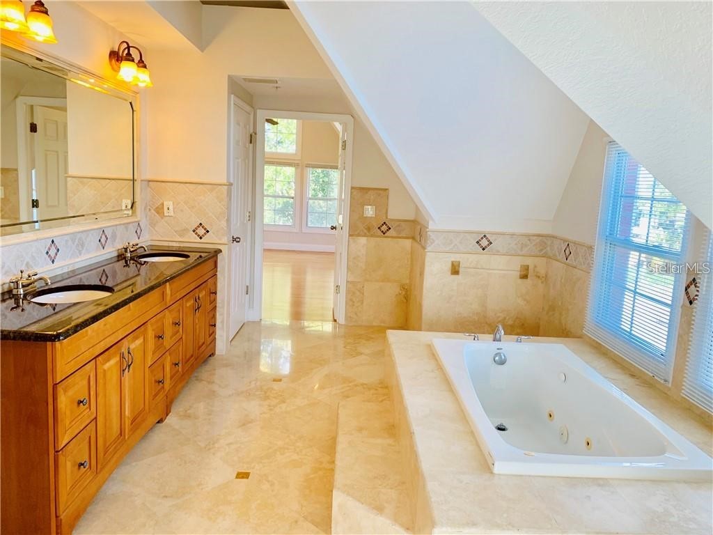 832 Bay Street NE #1 Saint Petersburg FL 33701 TB8452939 image9