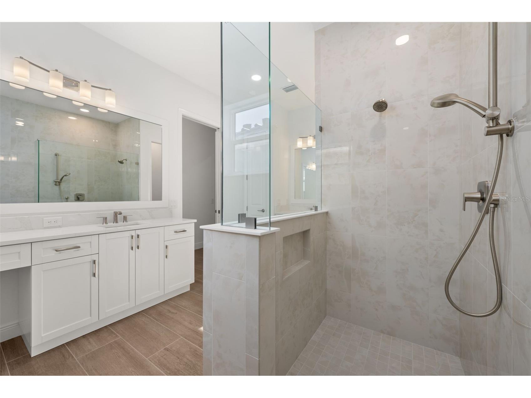 832 Blue Shell Loop Sarasota FL 34240 - MERGANSER A4697934 image28