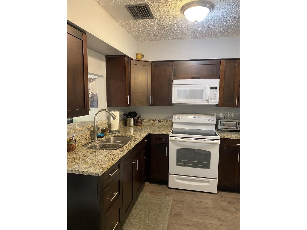 832 Cambridge Court Dunedin FL 34698 TB8397248 image14