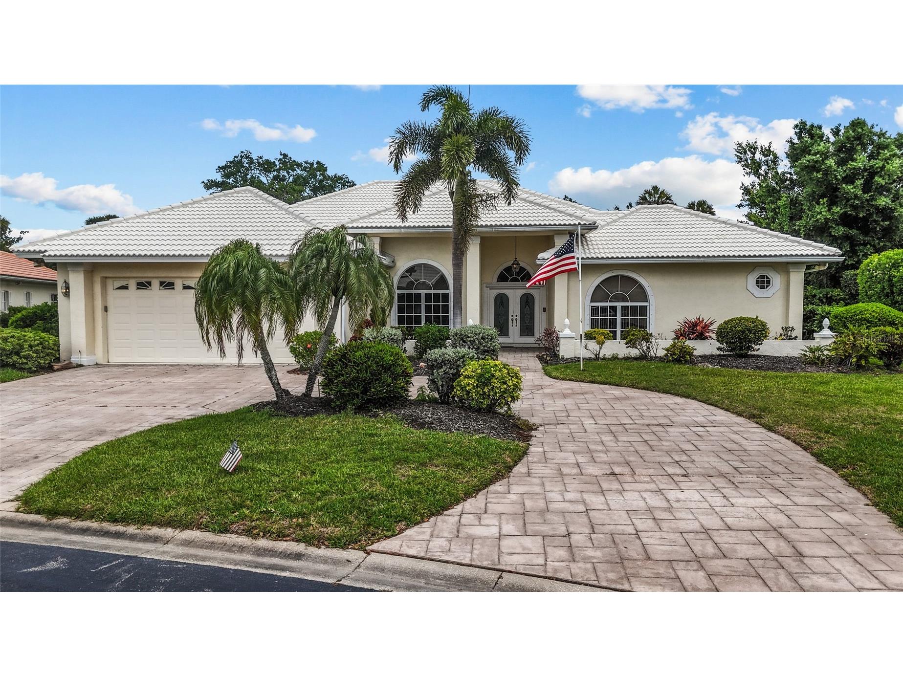 832 Carnoustie Drive Venice FL 34293 A4689464 image1