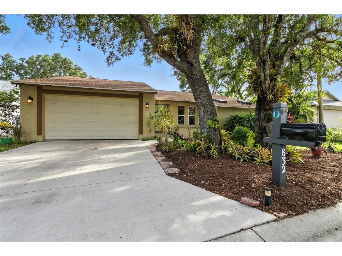 832 Harrowood Court Sarasota FL 34232 A4657726 image1