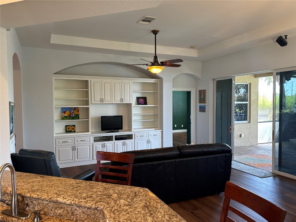 832 King Leon Way Sun City Center FL 33573 TB8369244 image10