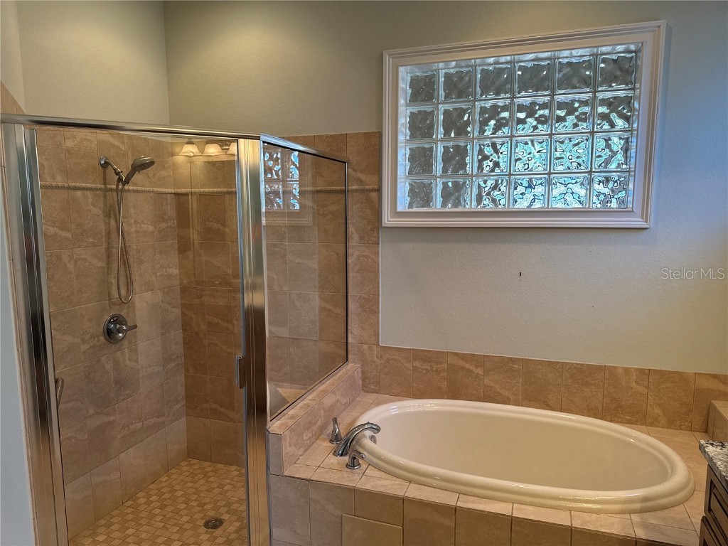 832 King Leon Way Sun City Center FL 33573 TB8369244 image15