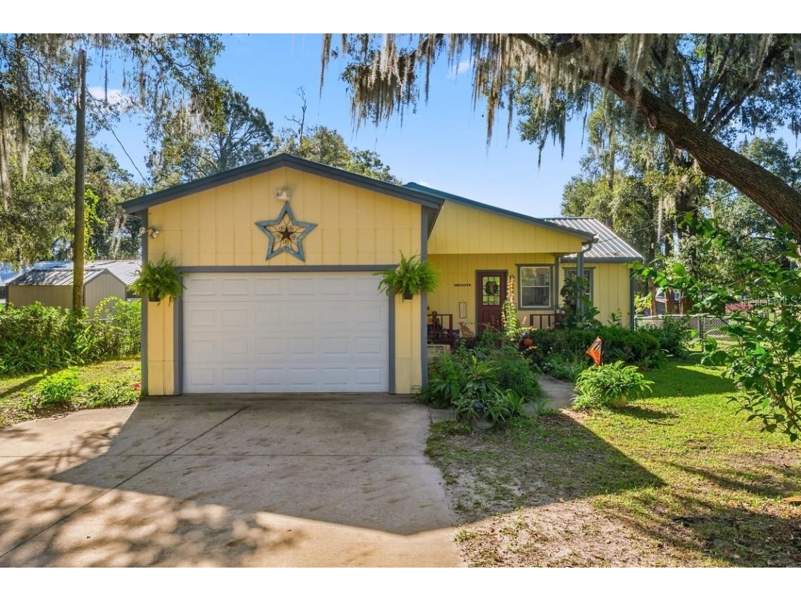 832 Lake Shore Terrace Interlachen FL 32148 - Clearwater Lake GC534819 image1