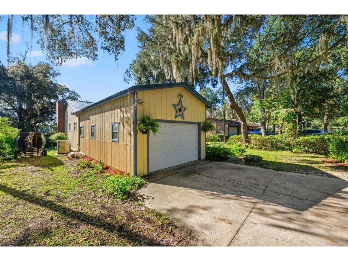 832 Lake Shore Terrace Interlachen FL 32148 - Clearwater Lake GC534819 image2