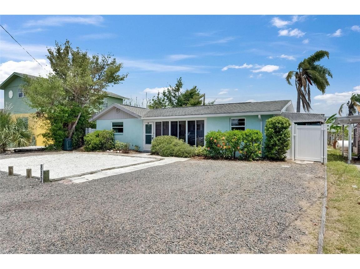 832 Seabreeze Drive Ruskin FL 33570 TB8378817 image1