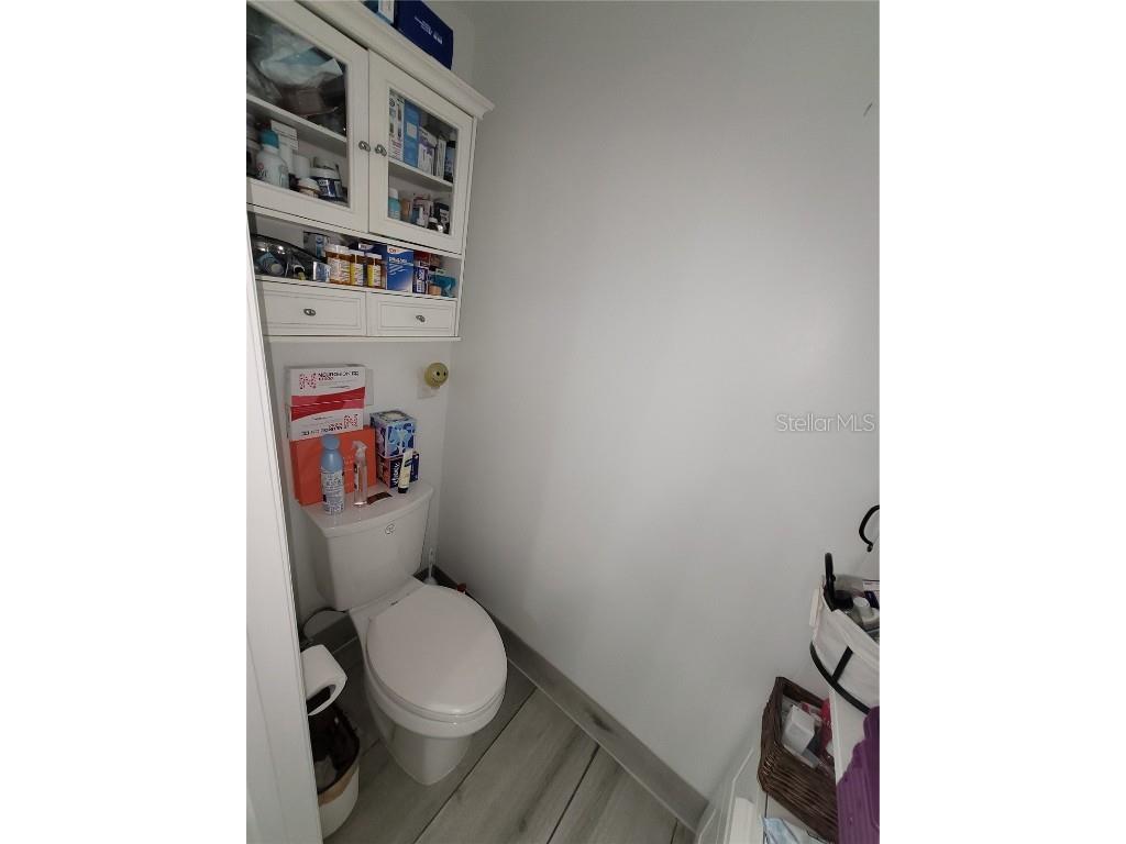 8320 Woodlake Place Tampa FL 33615 TB8429351 image12